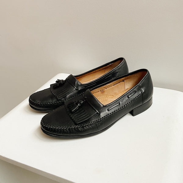 Vintage Raven Leather Tasseled Slip On Loafers | Size 9.5 – Hey Jude