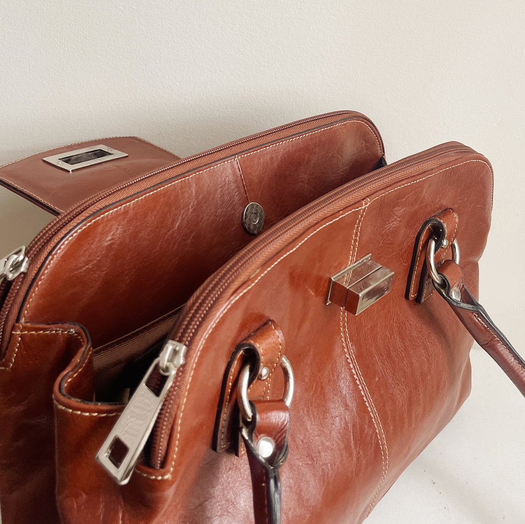 Auburn Danier Leather Shoulder Bag