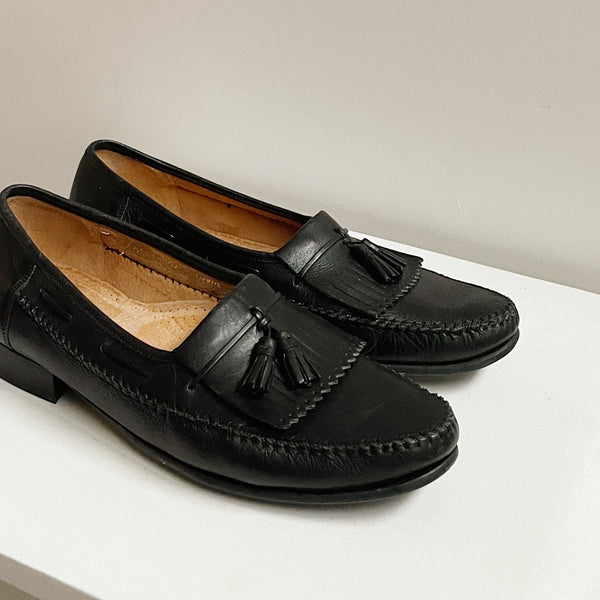 Vintage Raven Leather Tasseled Slip On Loafers | Size 9.5 – Hey Jude